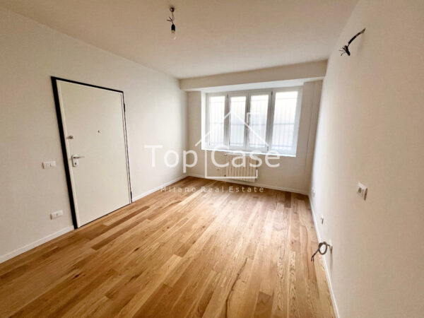 BILOCALE COMPLETAMENTE RISTRUTTURATO affori centro