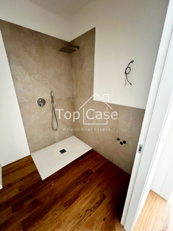 BILOCALE COMPLETAMENTE RISTRUTTURATO affori centro