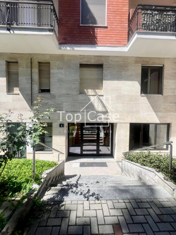 VENDESI TRILOCALE Affori centro, Via Palmaria 4